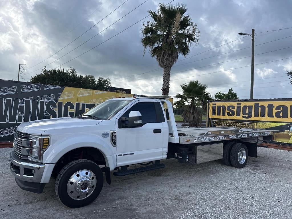 Image of Ford F-550 Primary image