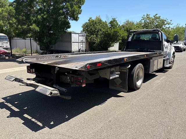 Image of Ford F-650 equipment image 2