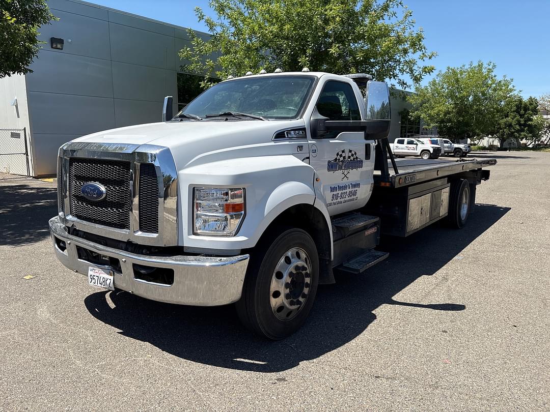 Image of Ford F-650 Primary image