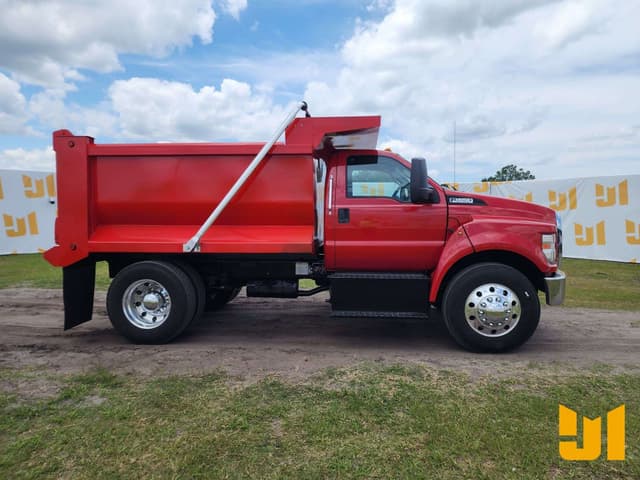 Image of Ford F-650 equipment image 3