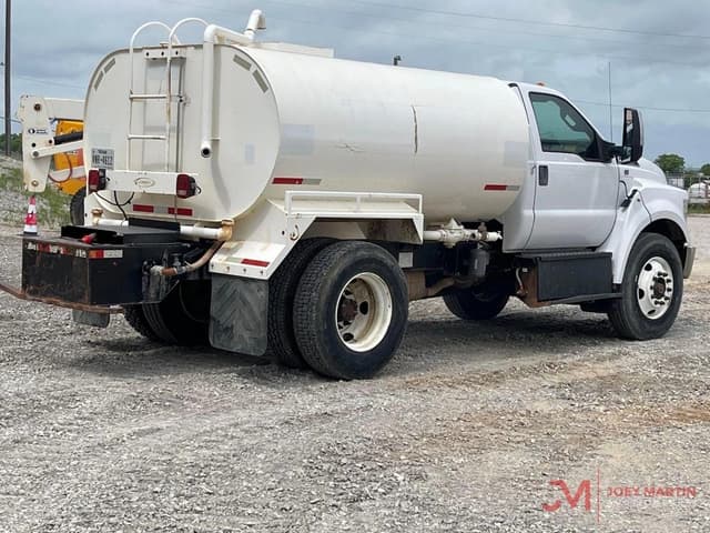 Image of Ford F-650 equipment image 2