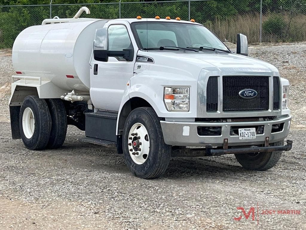 Image of Ford F-650 Primary image