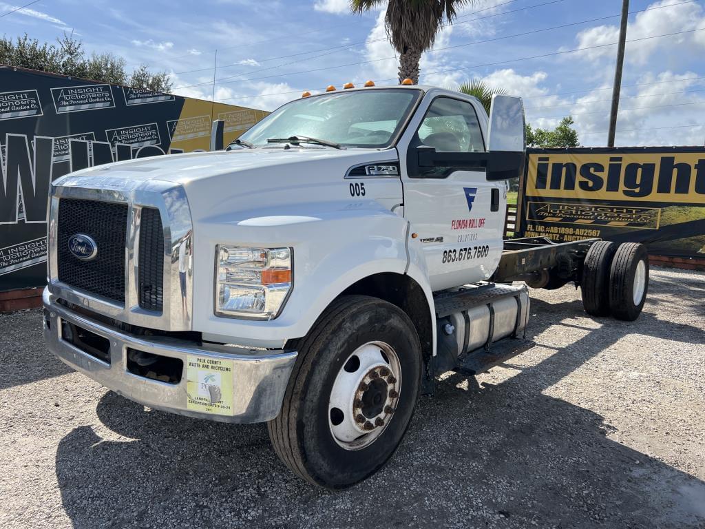 Image of Ford F-750 Primary image