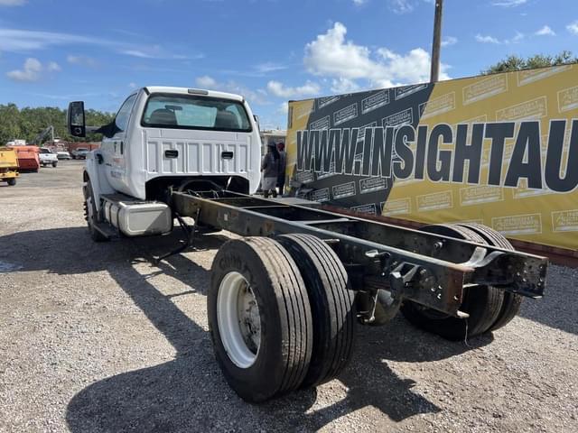 Image of Ford F-750 equipment image 2