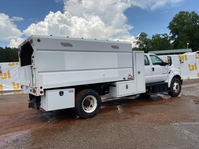 Image of Ford F-750 equipment image 4