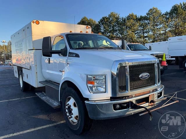 Image of Ford F-750 equipment image 2