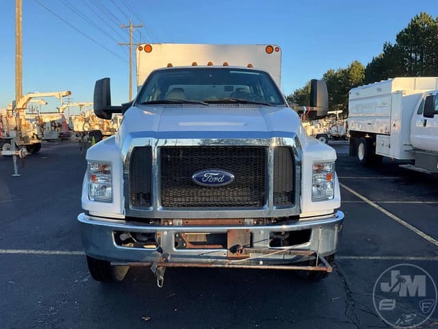 Image of Ford F-750 equipment image 1