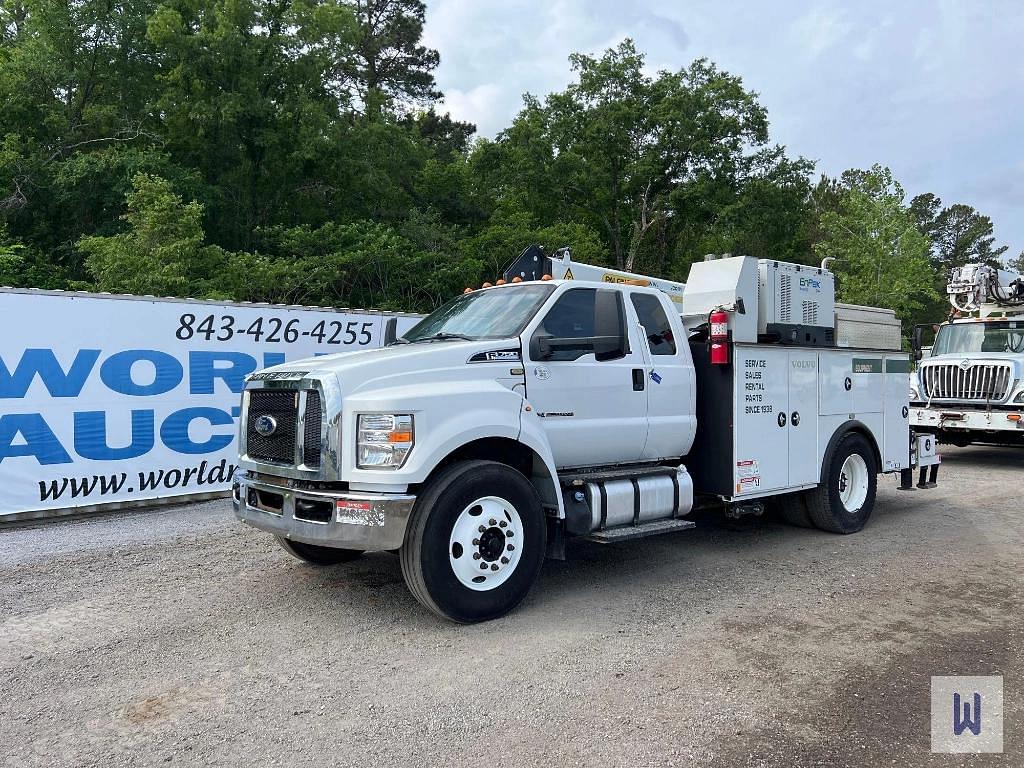 Image of Ford F-750 Primary image