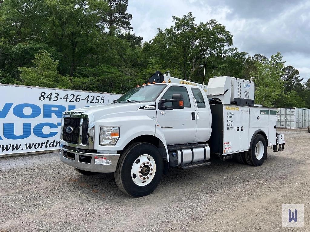 Image of Ford F-750 Primary image