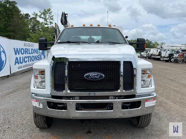 Image of Ford F-750 equipment image 2