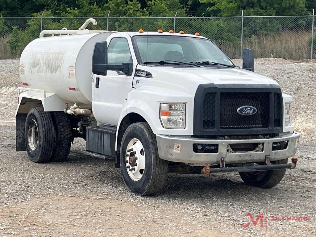 Image of Ford F-750 Primary image