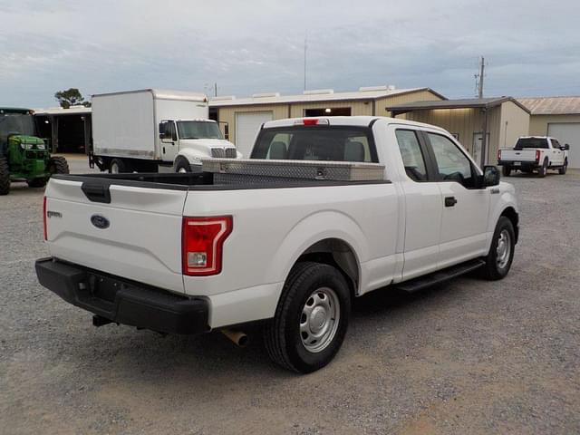 Image of Ford F-150 equipment image 2