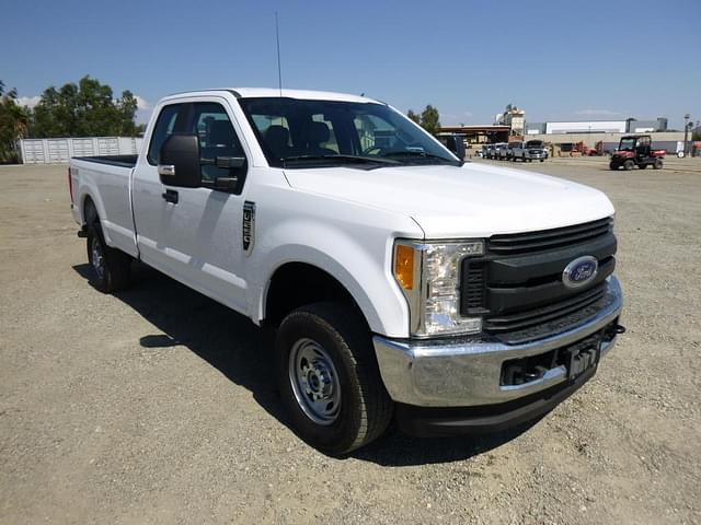 Image of Ford F-250 equipment image 1