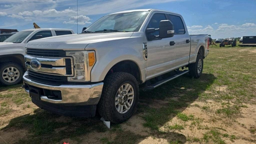 2017 Ford F-250 Equipment Image0