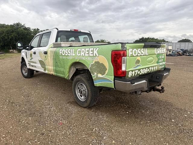 Image of Ford F-250 equipment image 3