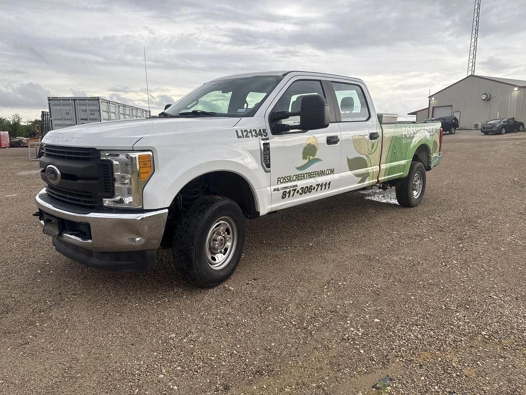 Image of Ford F-250 Primary image