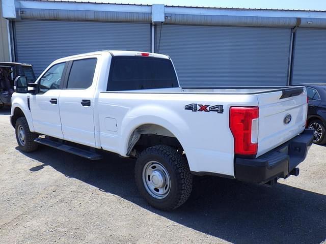 Image of Ford F-250 equipment image 3
