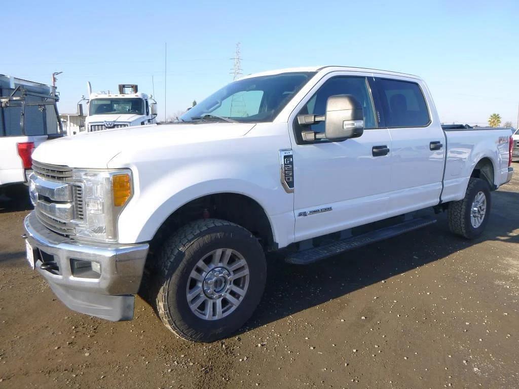 Image of Ford F-250 Primary image