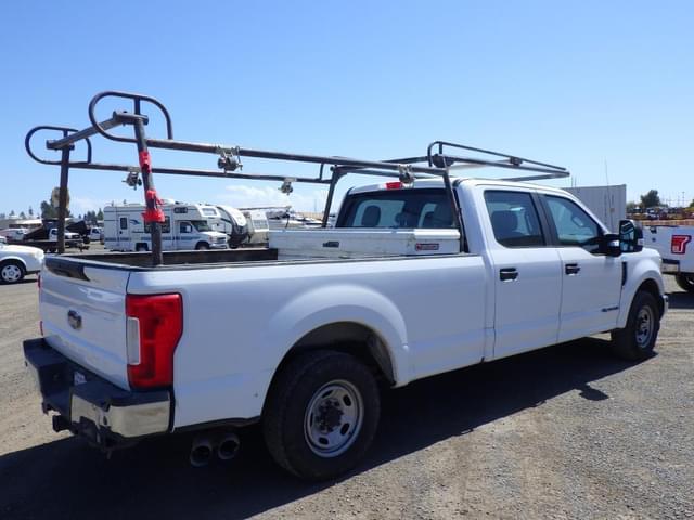 Image of Ford F-250 equipment image 2