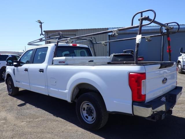 Image of Ford F-250 equipment image 3