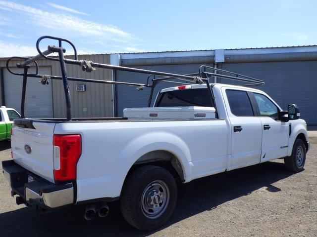 Image of Ford F-250 equipment image 2