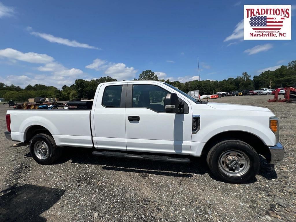 Image of Ford F-250 Primary image