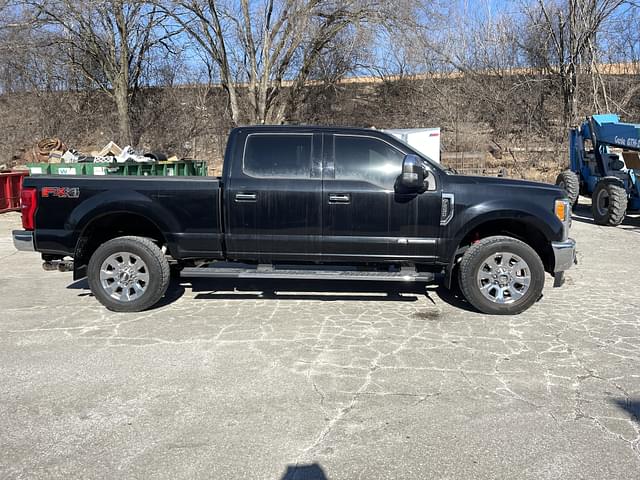 Image of Ford F-250 equipment image 3