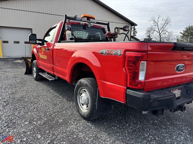 Image of Ford F-250 equipment image 1