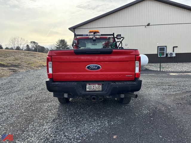 Image of Ford F-250 equipment image 2