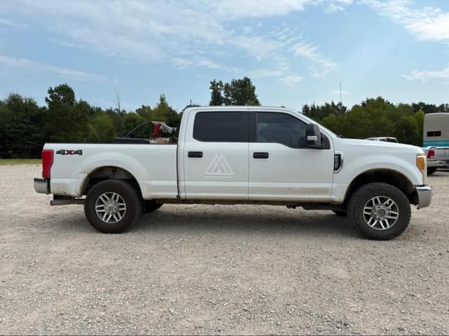 Image of Ford F-250 equipment image 3