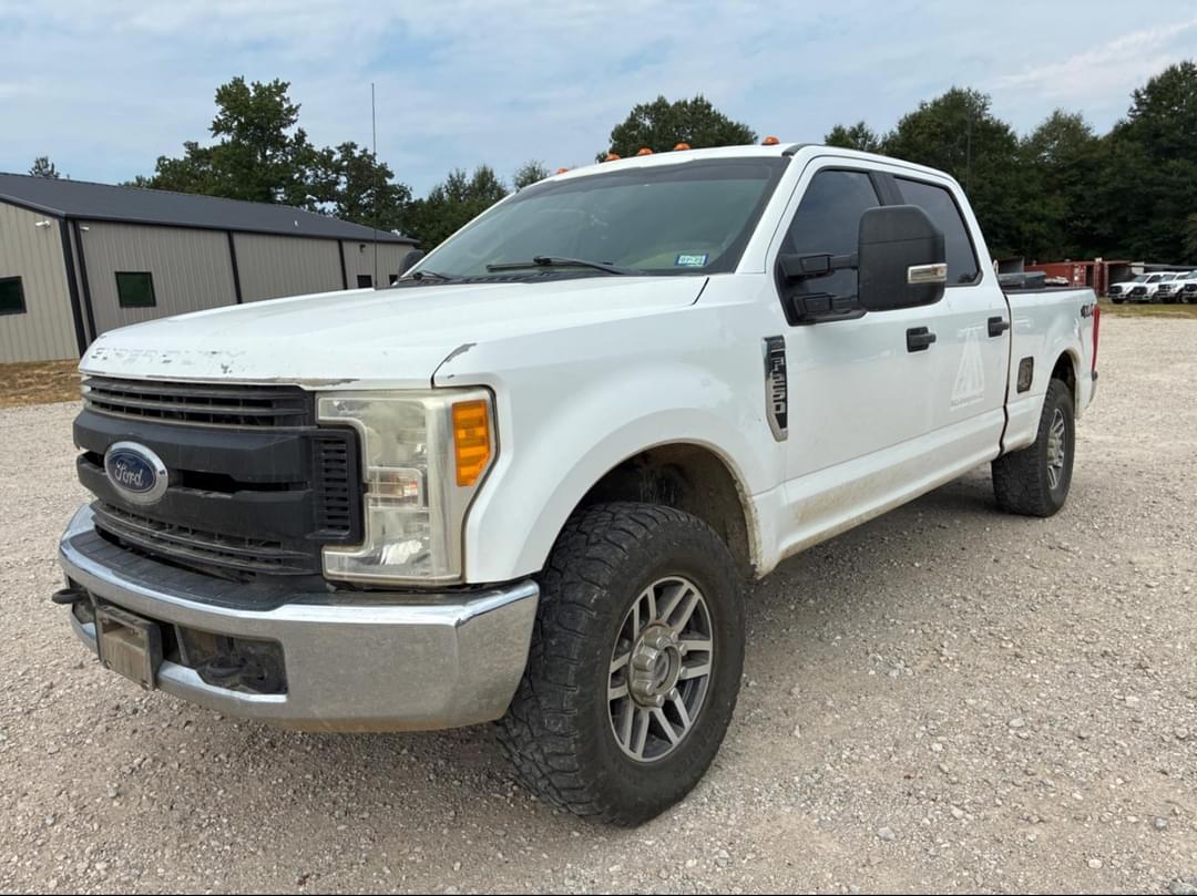 Image of Ford F-250 Primary image