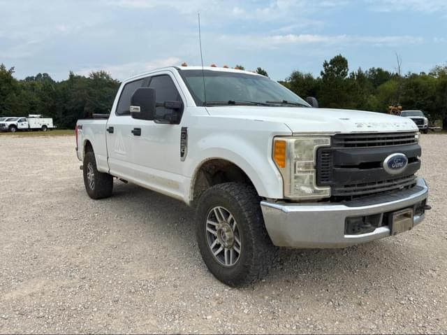 Image of Ford F-250 equipment image 2