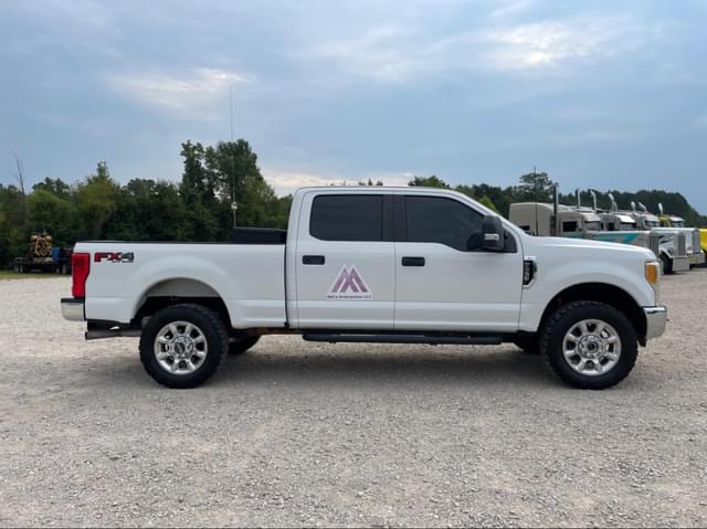 Image of Ford F-250 equipment image 3