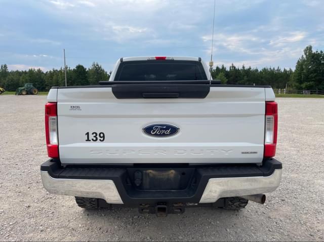 Image of Ford F-250 equipment image 4