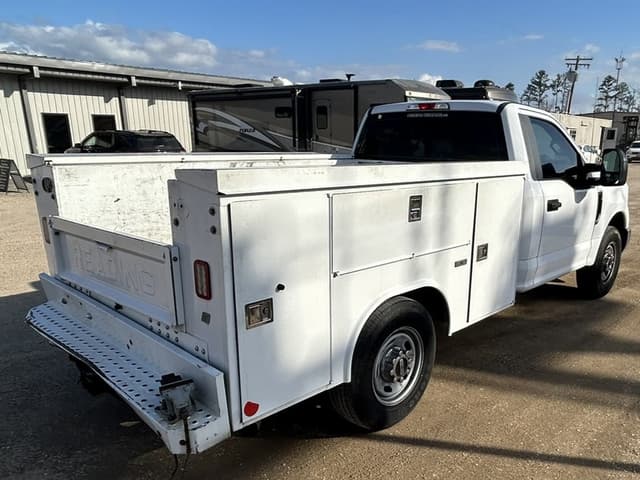 Image of Ford F-250 equipment image 4