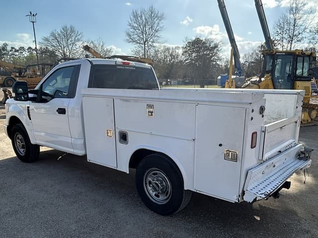 Image of Ford F-250 equipment image 2