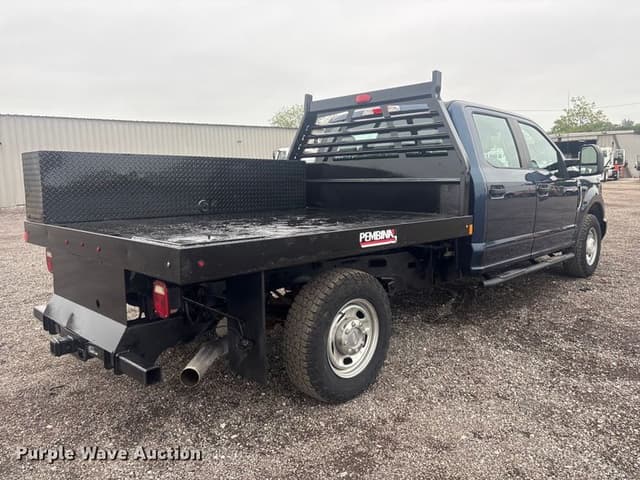 Image of Ford F-250 equipment image 4