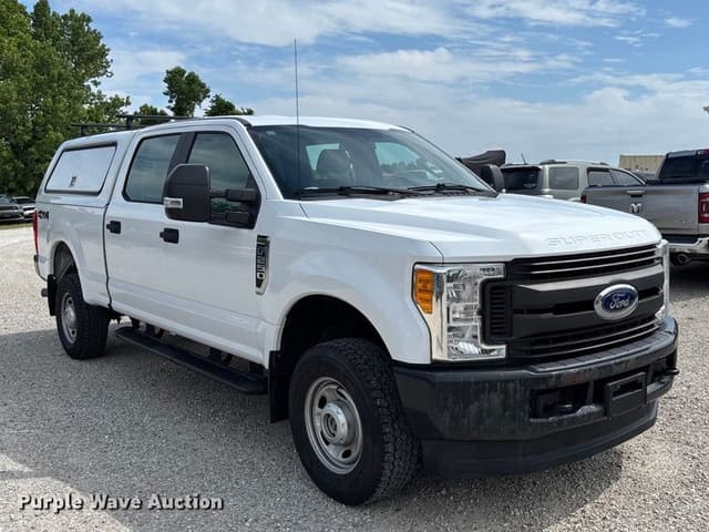 Image of Ford F-250 equipment image 2