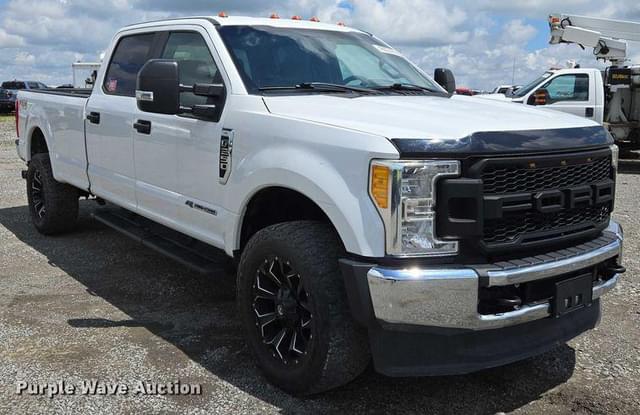 Image of Ford F-250 equipment image 2