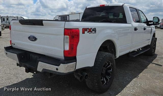 Image of Ford F-250 equipment image 4