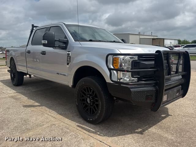Image of Ford F-250 equipment image 2