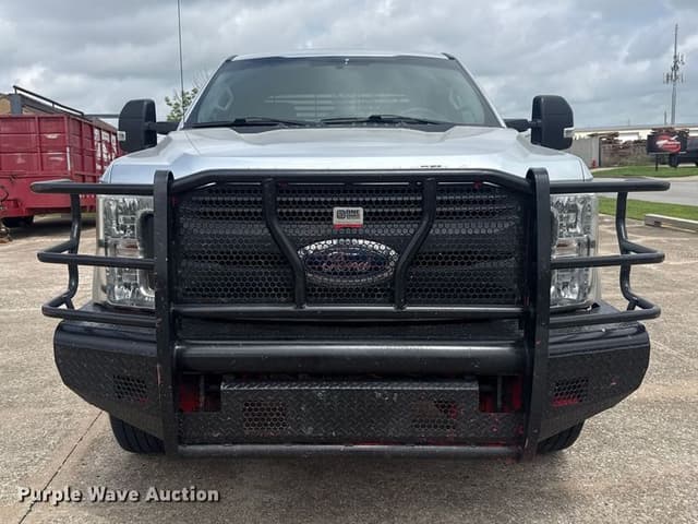Image of Ford F-250 equipment image 1