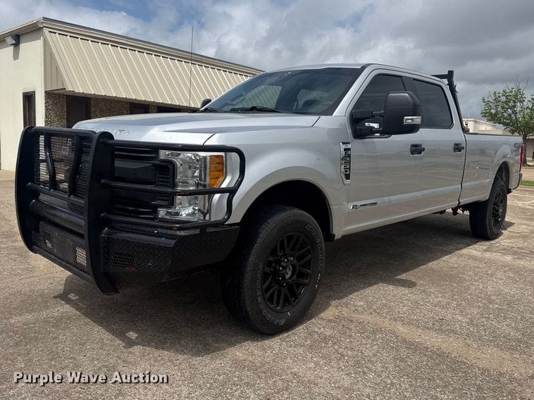 2017 Ford F-250 Equipment Image0