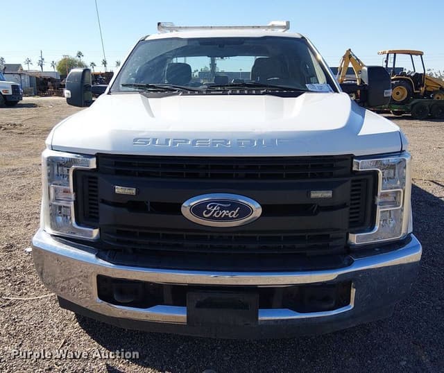Image of Ford F-250 equipment image 1