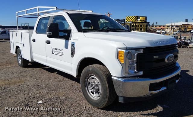 Image of Ford F-250 equipment image 2