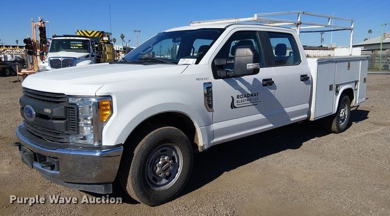 2017 Ford F-250 Equipment Image0