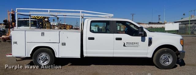 Image of Ford F-250 equipment image 3