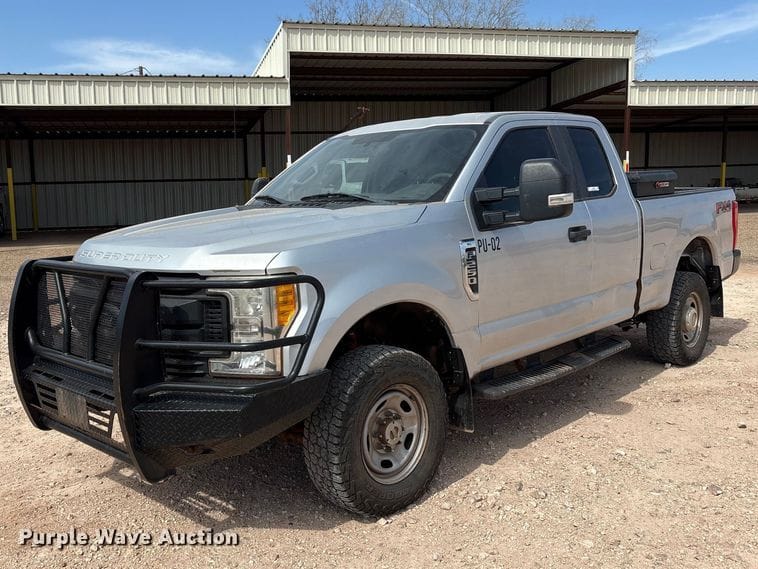 2017 Ford F-250 Equipment Image0