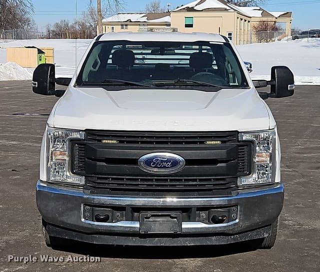 Image of Ford F-250 equipment image 1