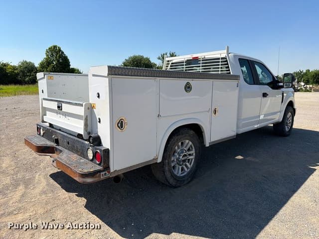 Image of Ford F-250 equipment image 4